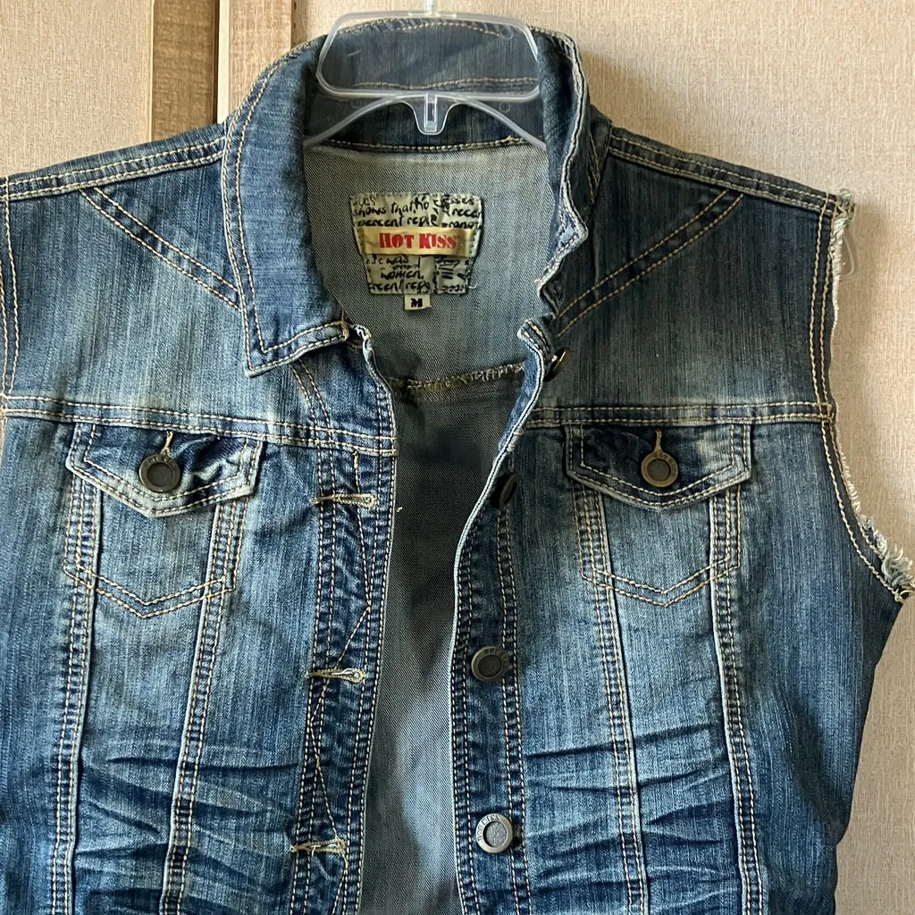 Hot Kiss junior Denim with Red Logo  vest medium - Image 4