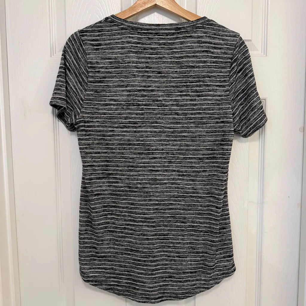 Like New Athleta Breezy Scoop V-Neck Tee - Image 4