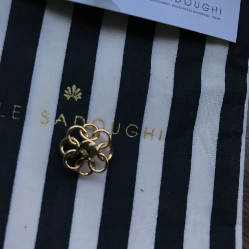 NWOT lele sadoughi stud earrings - Image 6