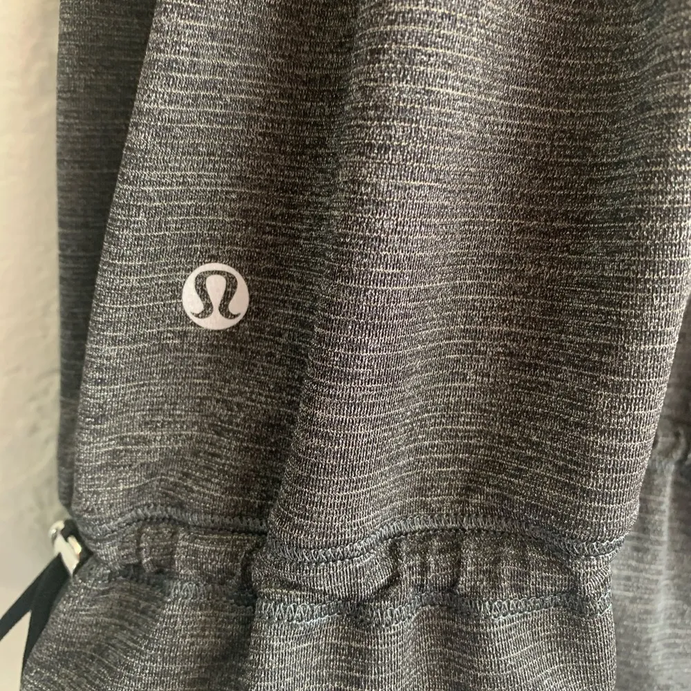 LULULEMON 2 tank top - Image 4