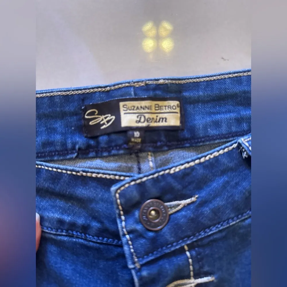 Suzanne Betro Distressed Stretch Cropped Denim Capri Jeans Womens Dark Wash 10 - Image 6