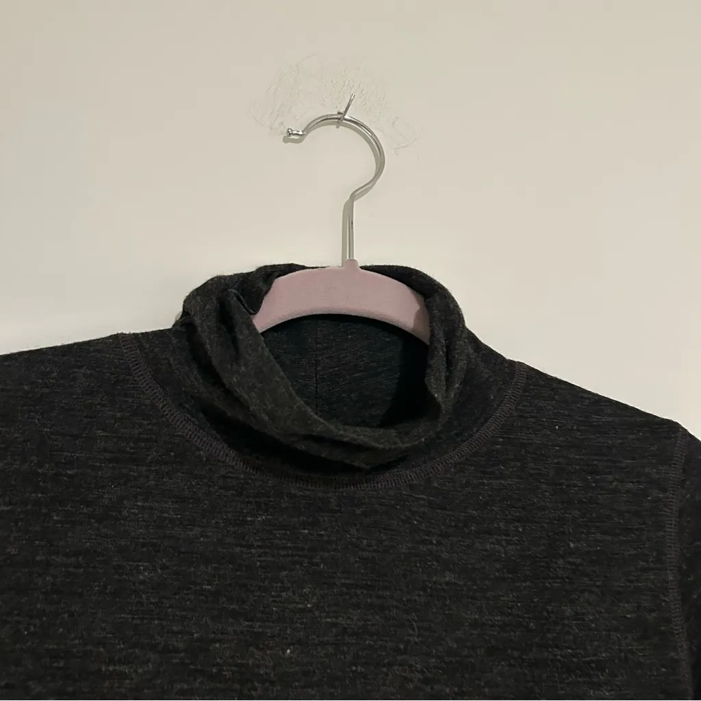 Prana Charcoal Gray Base Layer Long Sleeve High Neck Shirt Top Size Medium - Image 3
