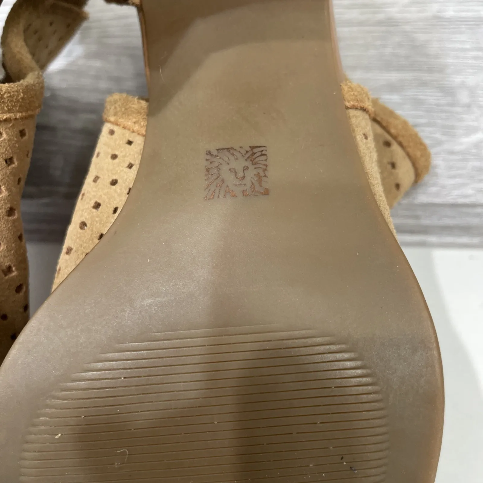 Anne Klein Gracie Anne Tan Leather Booties Women's 6m with buckle and zipper. - Image 7