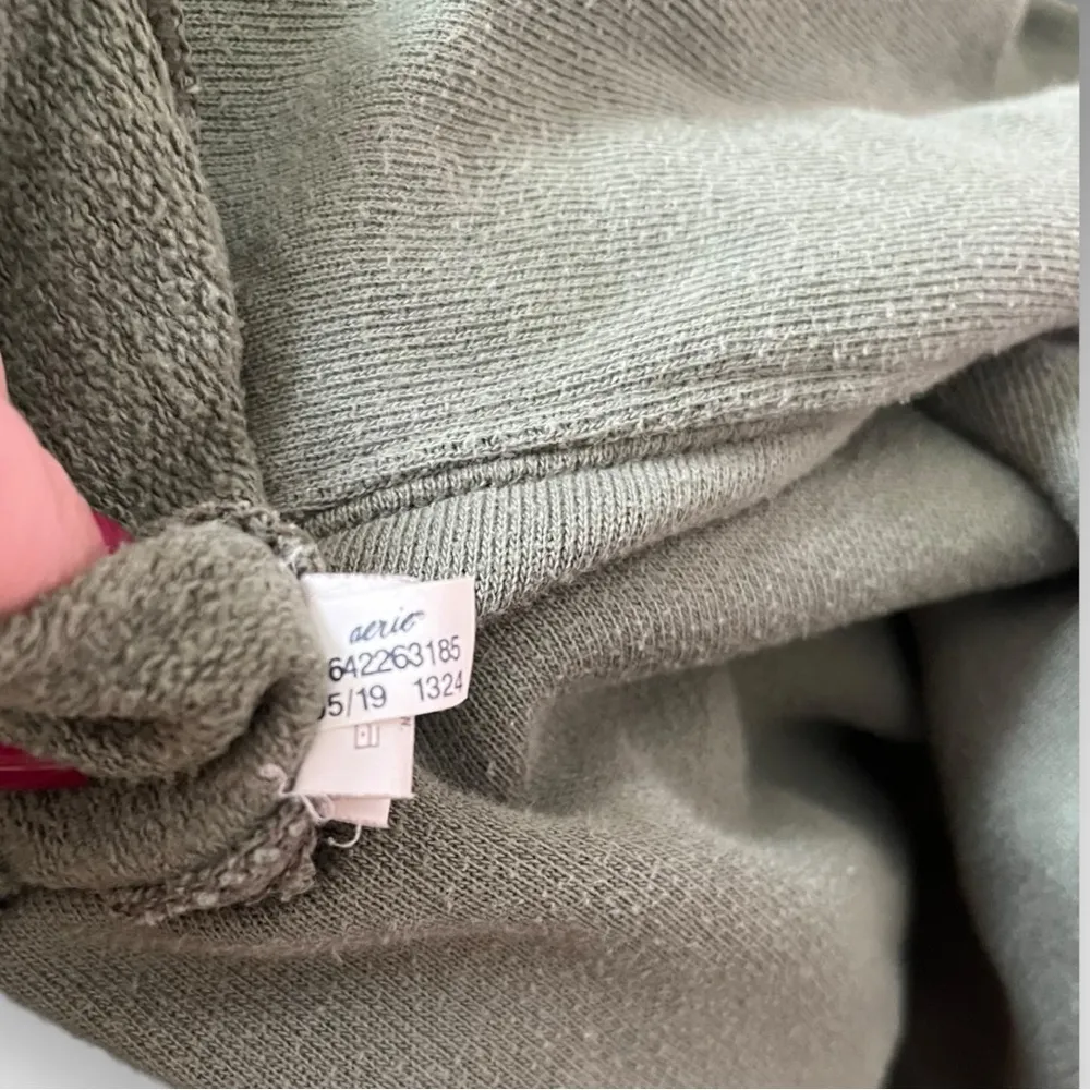 AERIE Women's Green Cropped Hooded Sweatshirt Medium‎ | GUC - Image 7