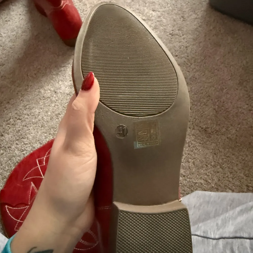 Red Western-Style Women's Boots - Image 5