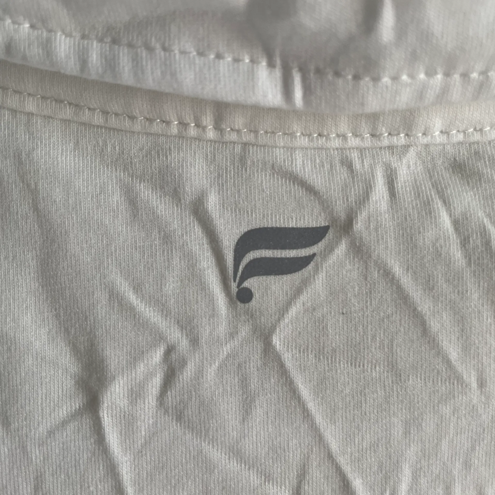 Polo Fabletics Cropped  Shirt - Image 6