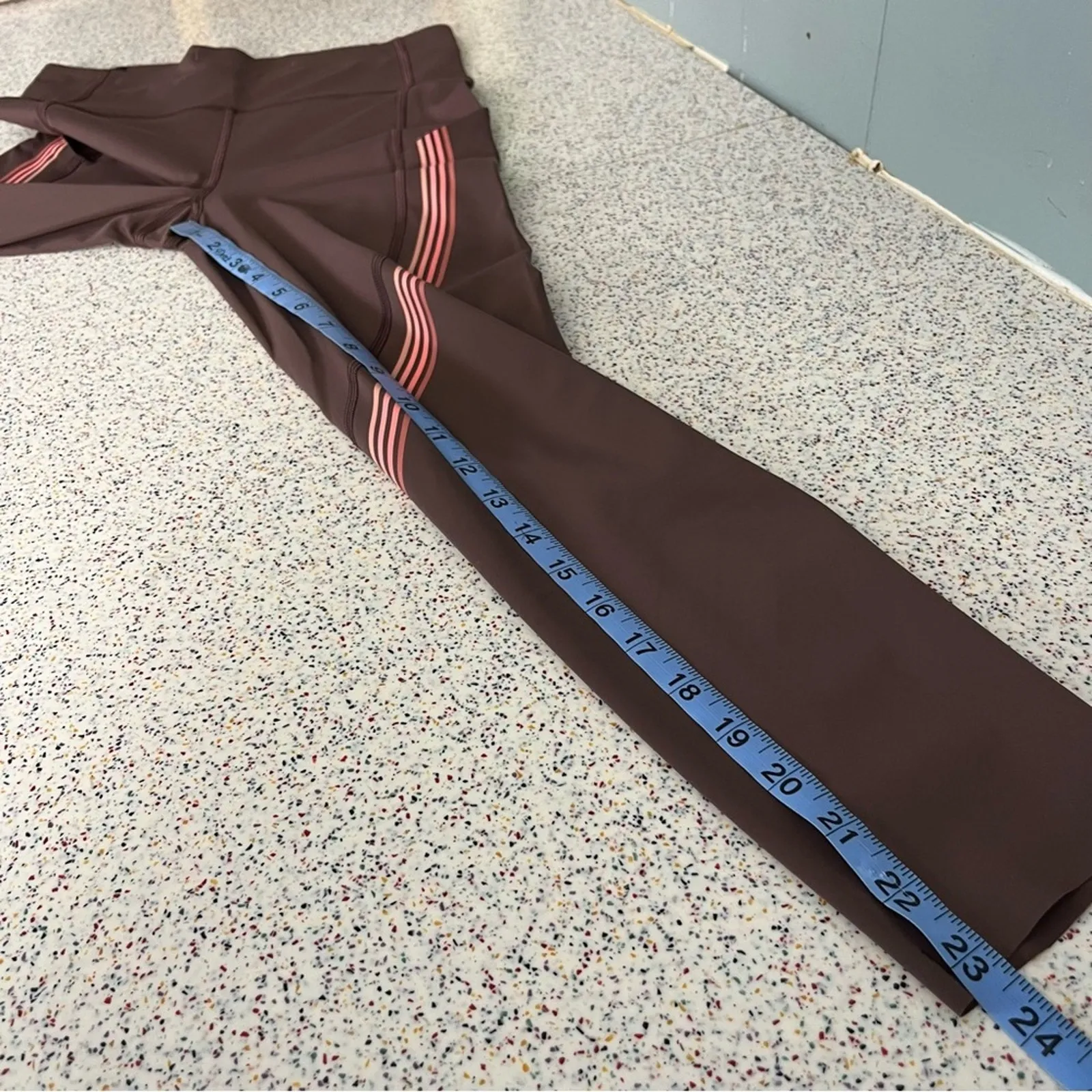 Lululemon Athletica Speed Limit Running Legging Tight Crop 23” Women’s Size 6 - Image 12