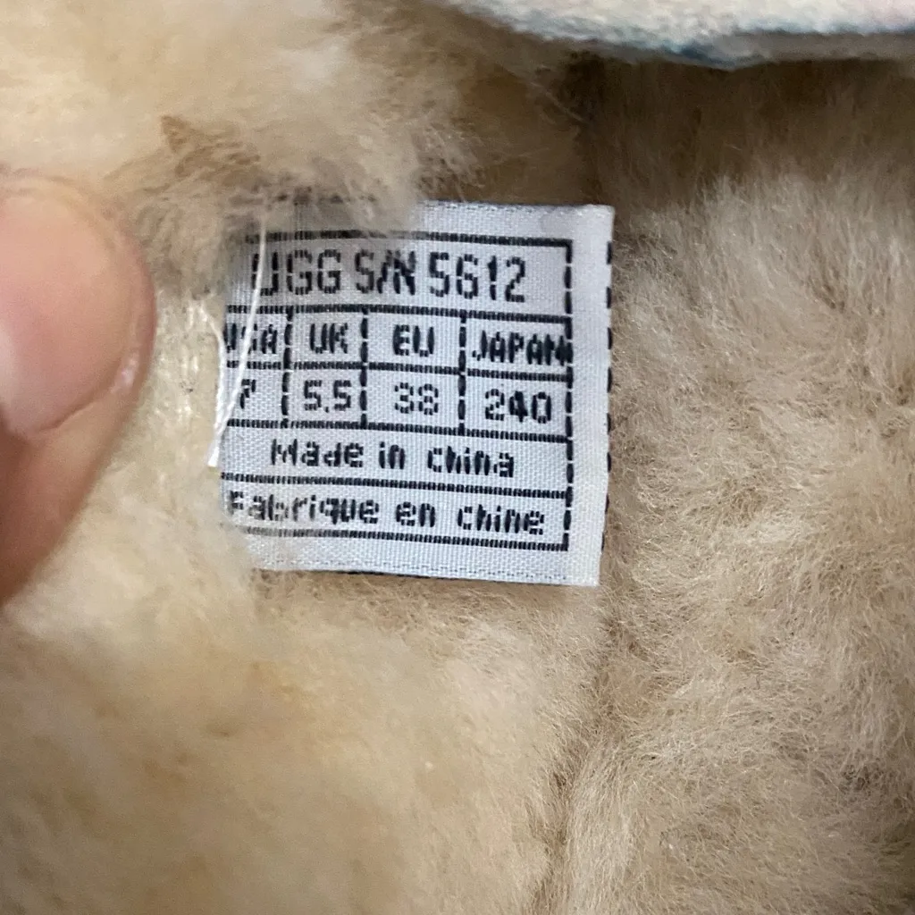 UGG  Women's Soft Beige Moccasins - Image 8