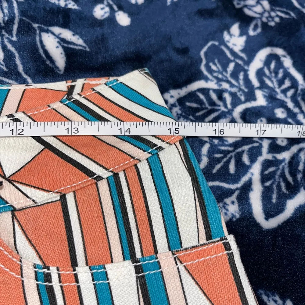 NWT! Black Orchid Womens Cut Off Striped Shorts 15” Waist - Image 9