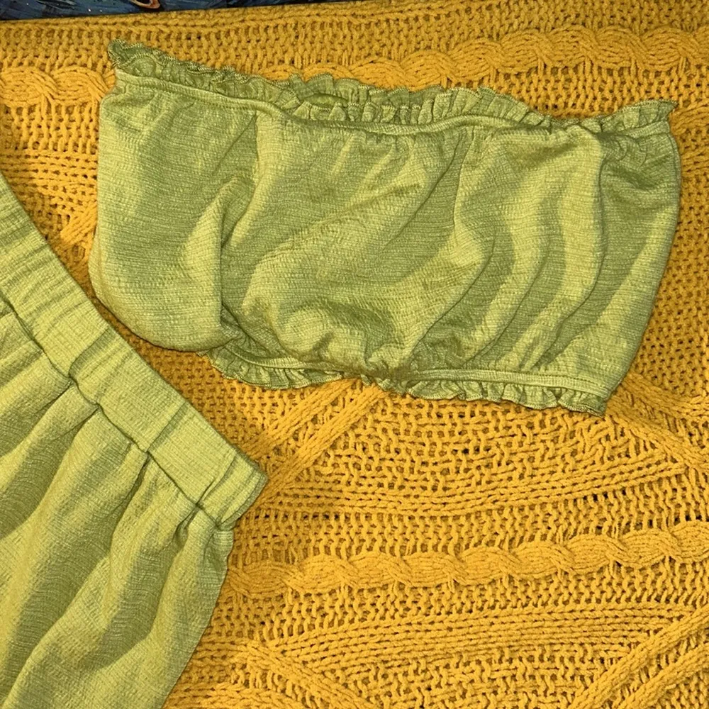 Maverick Size S Two Piece Lime Green Short Set - Image 2