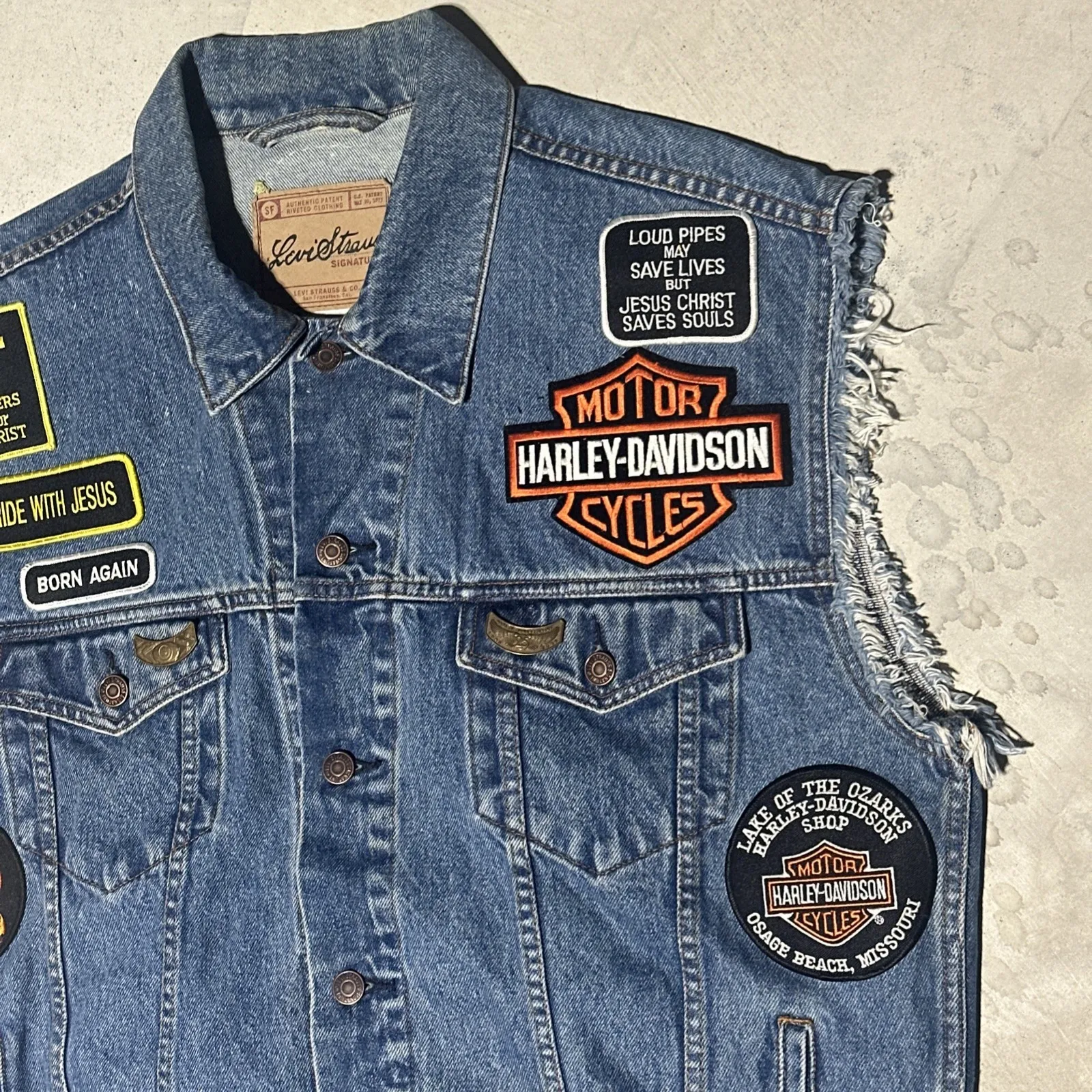 Vintage 90s Levi Denim Harley WWJD Riders For Christ CMC Patches Biker Vest HOG Blue Size L - Image 8