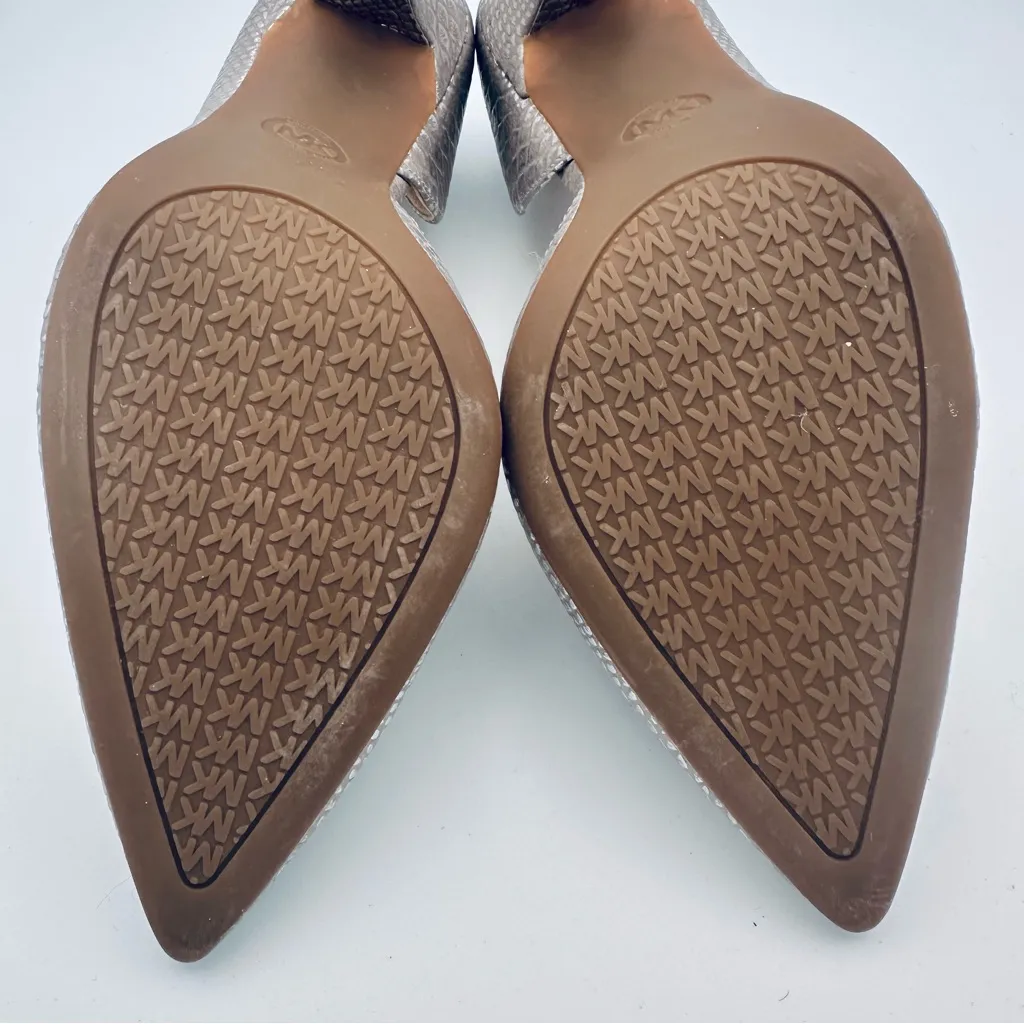 Michael Michael Kors NATHALIE FLEX
HIGH PUMP
METALLIC EMBOSSED LEATHER - Image 11