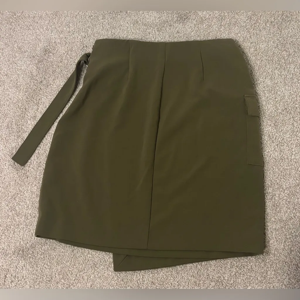 Nine West Olive Green Wrap Mini Skirt with Side Pocket – Size Small - Image 2
