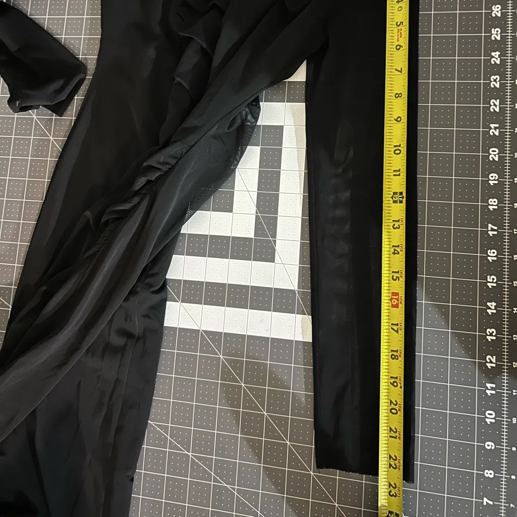 Maggy London Elegant Black Long Sleeve Dress - Image 7