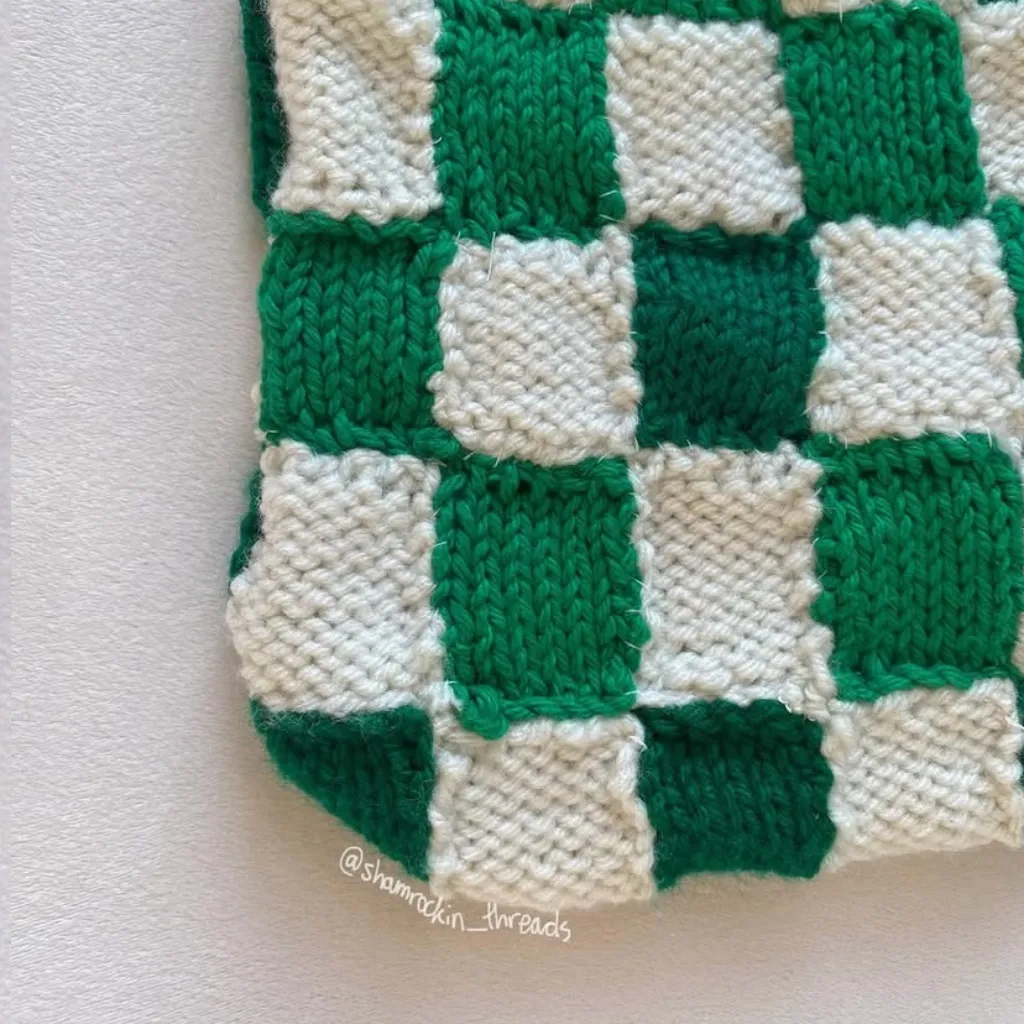 green and white checkered knit tote bag - Image 6