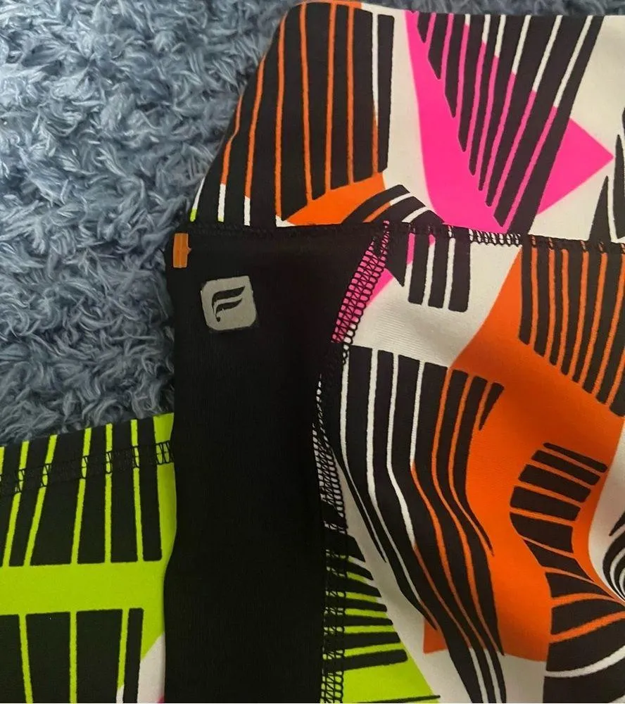 Fabletics women’s Leggings Black Orange pink green neon capri leggings size xs - Image 4