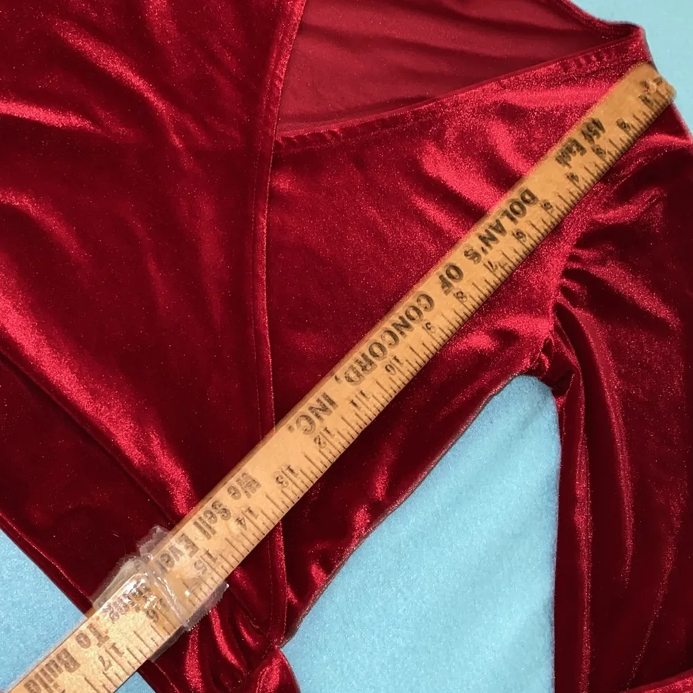 FOREVER 21 velvet red crop top faux wrap style V neck long belt ties NEW size M - Image 10