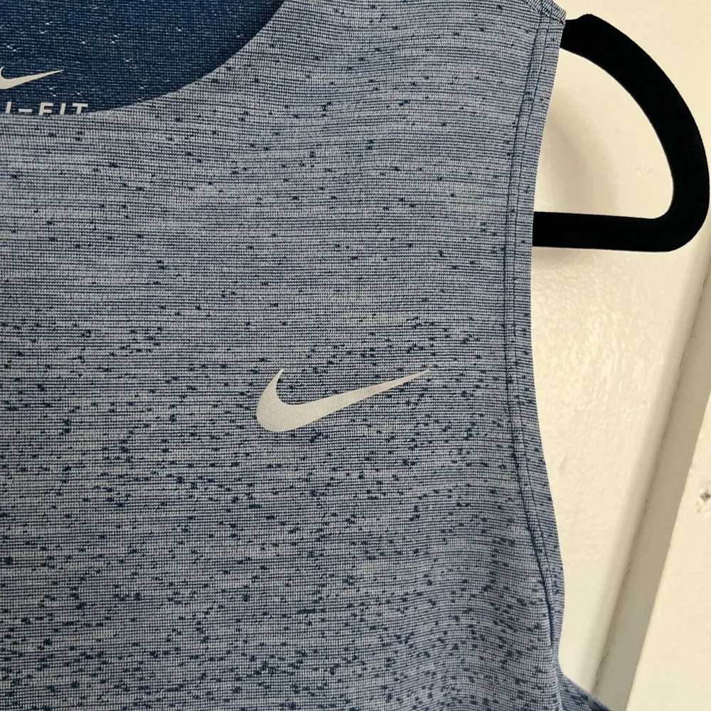 Nike Medalist Dri-Fit Running Tank Women’s Size M - Image 4