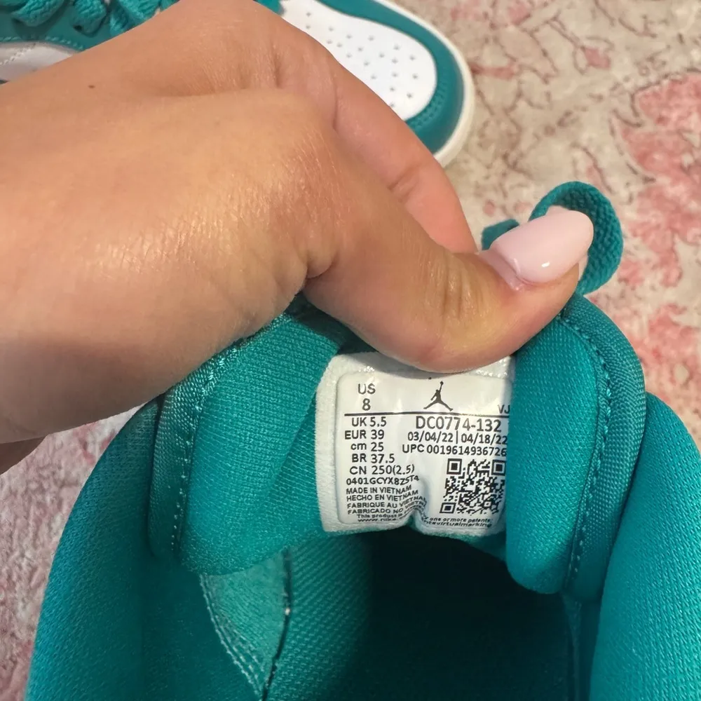 Nike Teal and White Jordans - Image 7