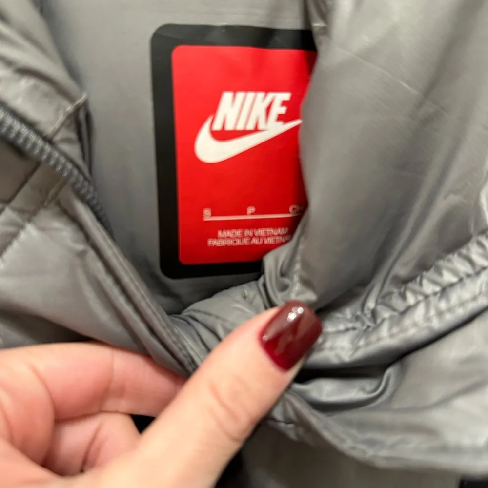 Nike Women’s uptown puffer jacket - Image 4