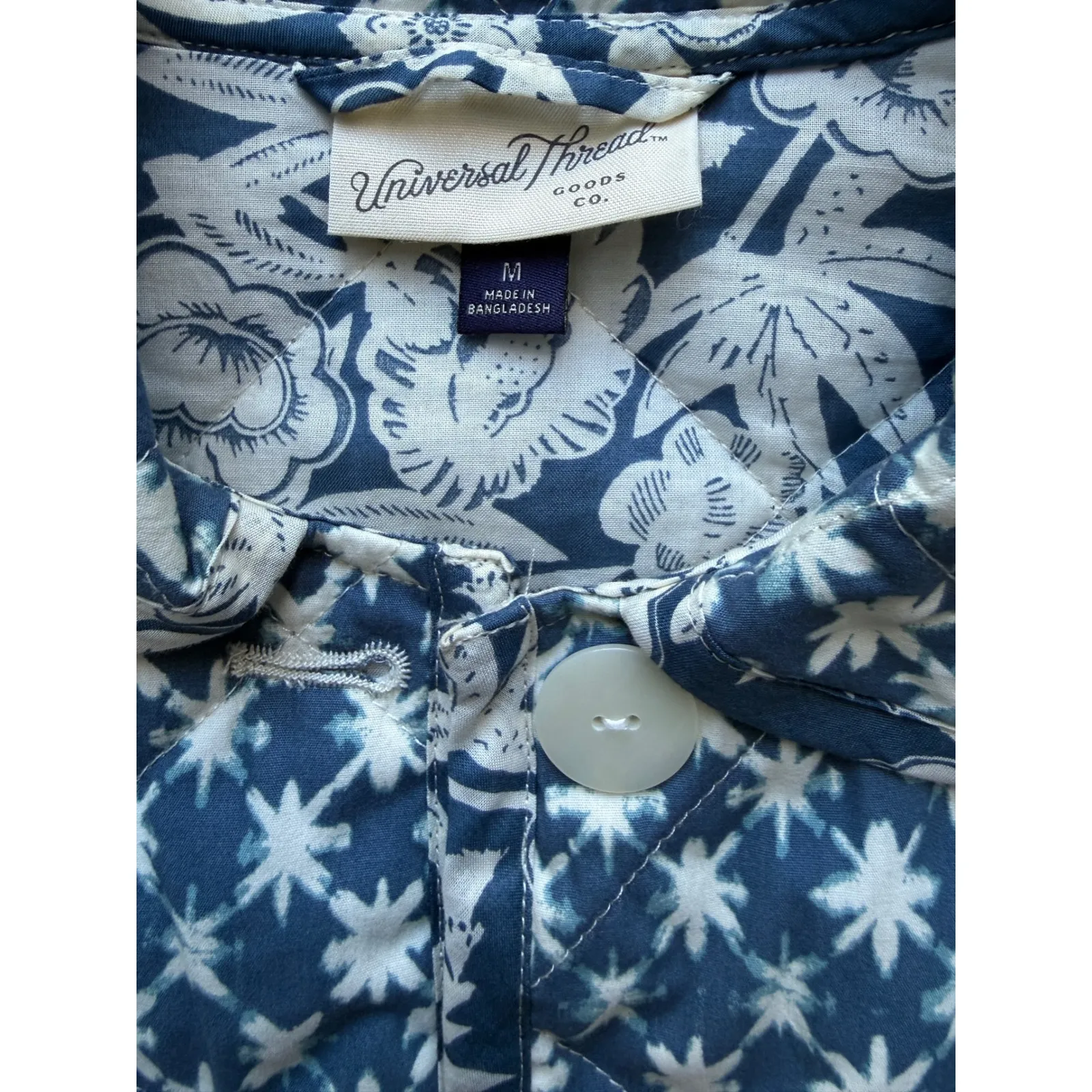 Universal Thread Quilted Jacket Blue White Star Print Button Down Women's Size M - Image 6