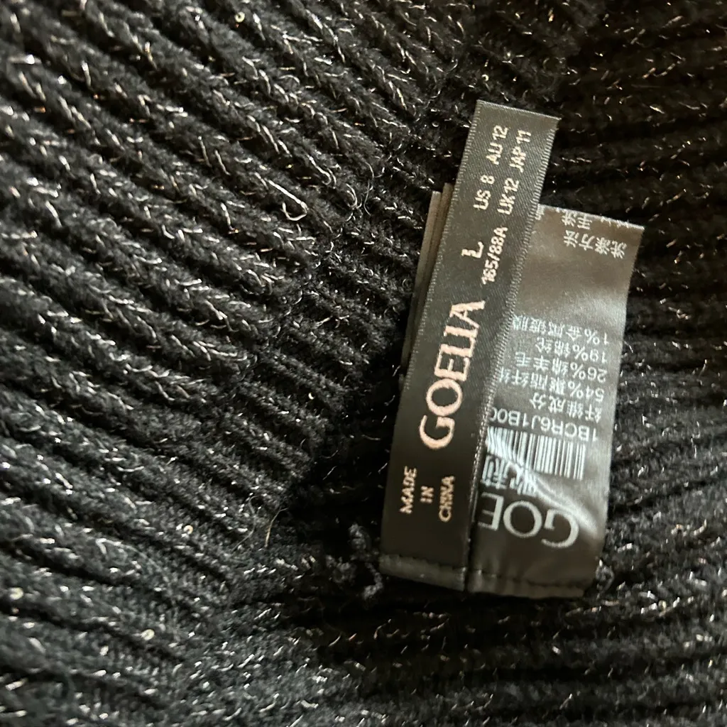 Chic Black Button - Image 8