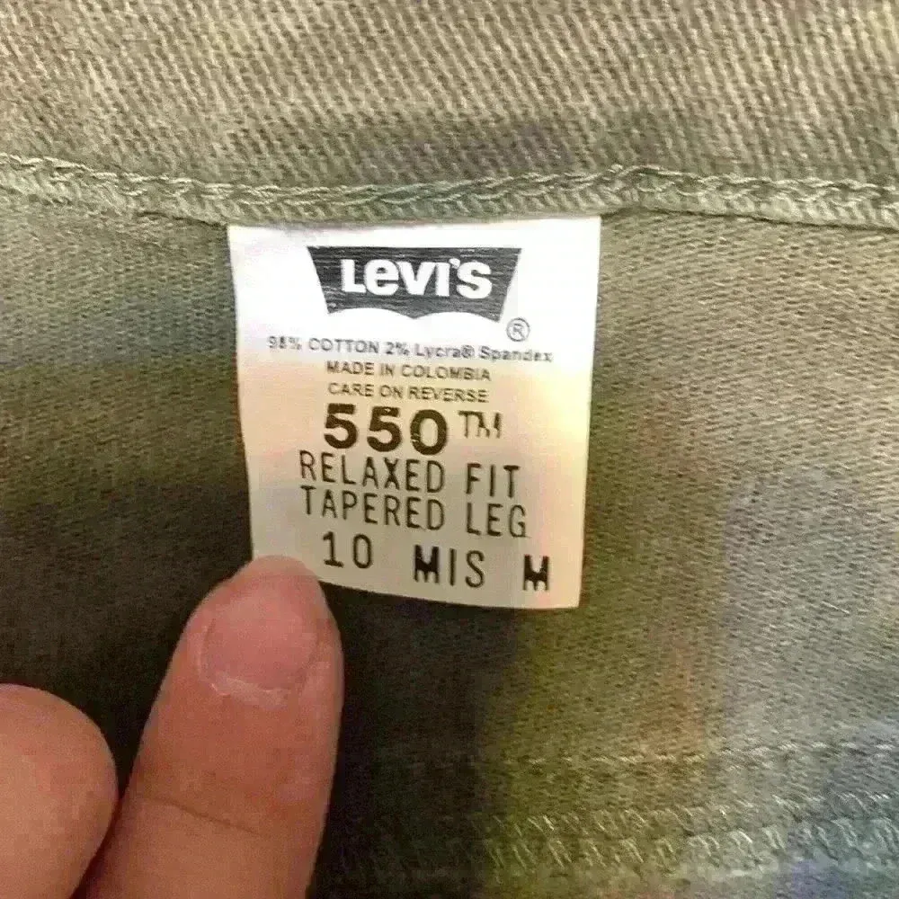 Green Levi's 550 relaxed Fit Tapered leg sz 10 fall winter casual streetwear - Image 7