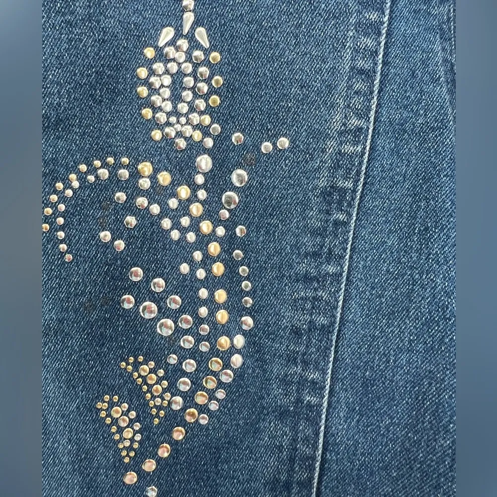 Blair vintage stretch denim studded 2X plus ruffle cuff gem buttons denim jacket - Image 2
