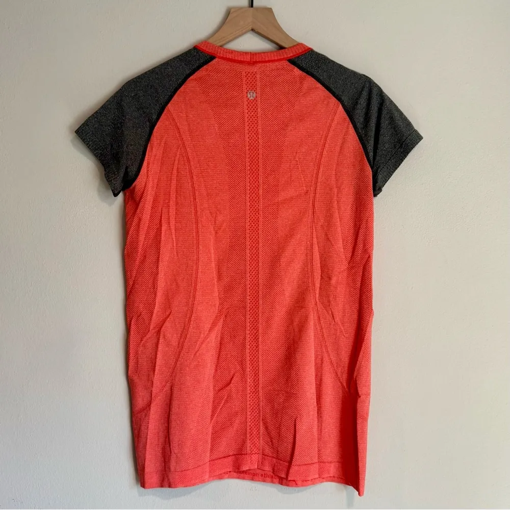 Lululemon  Swiftly Tech Short Sleeve 2.0 Size 12 - Image 3