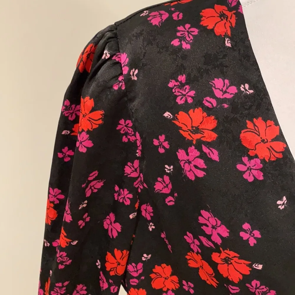 L’Academie Jane Mini Wrap Dress in Black Floral - Image 8