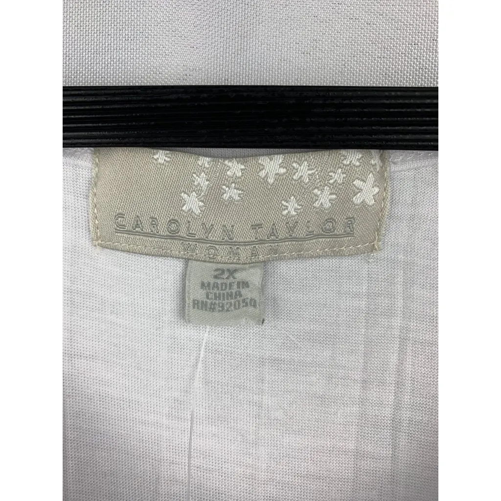 Carolyn Taylor White Sleeveless Top 2X With Floral Embellishment - Image 4