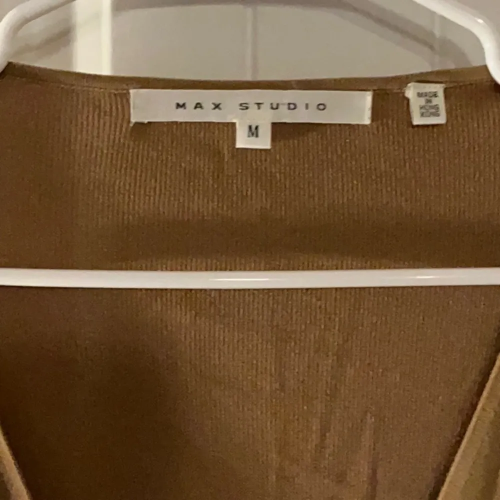 Max Studio beige cardigan with fringe at bottom of the sleeves SZ M NWOT - Image 3