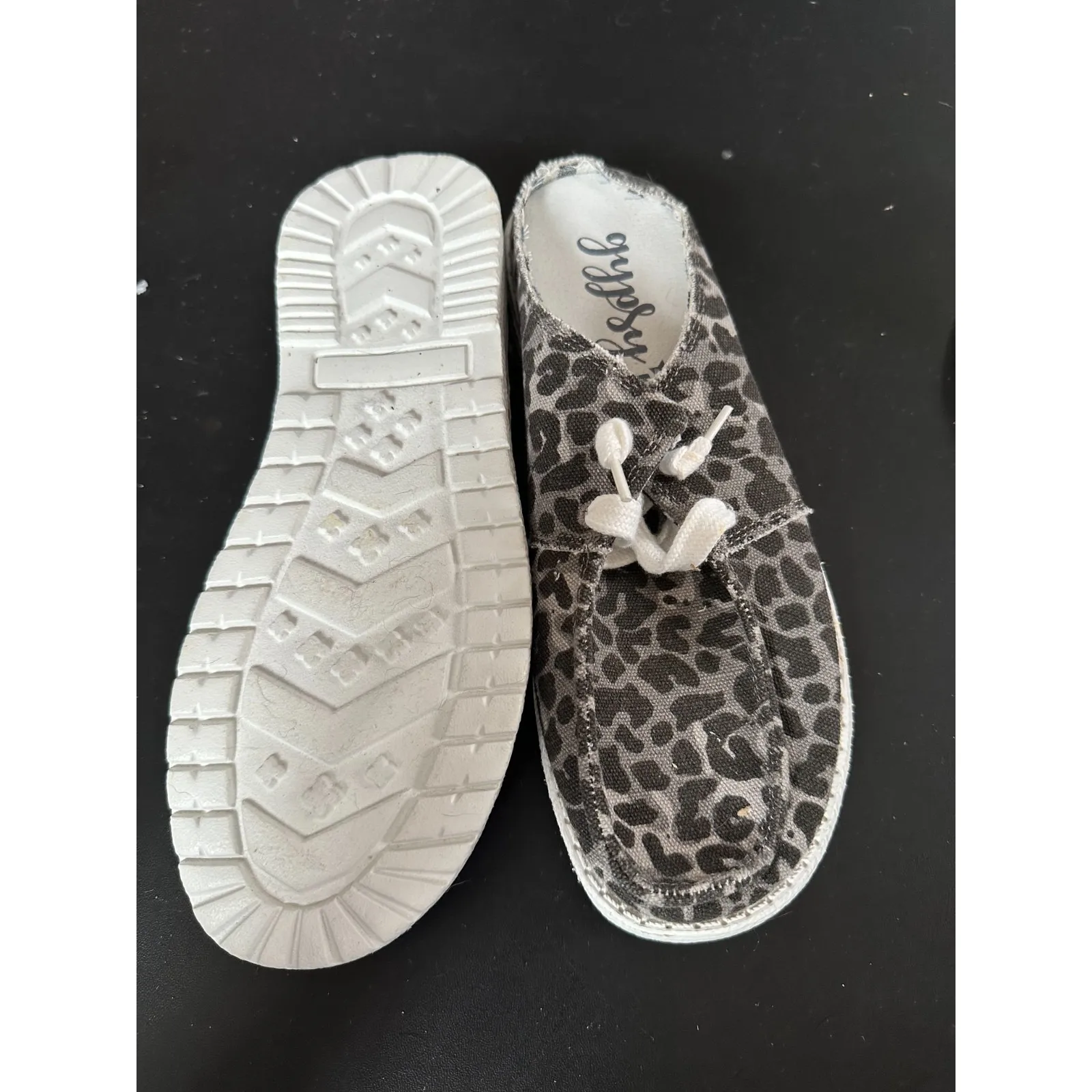 Gypsy Jazz Grey Leopard Slip on Clogs in 6.5 NWOB Gray - Image 2