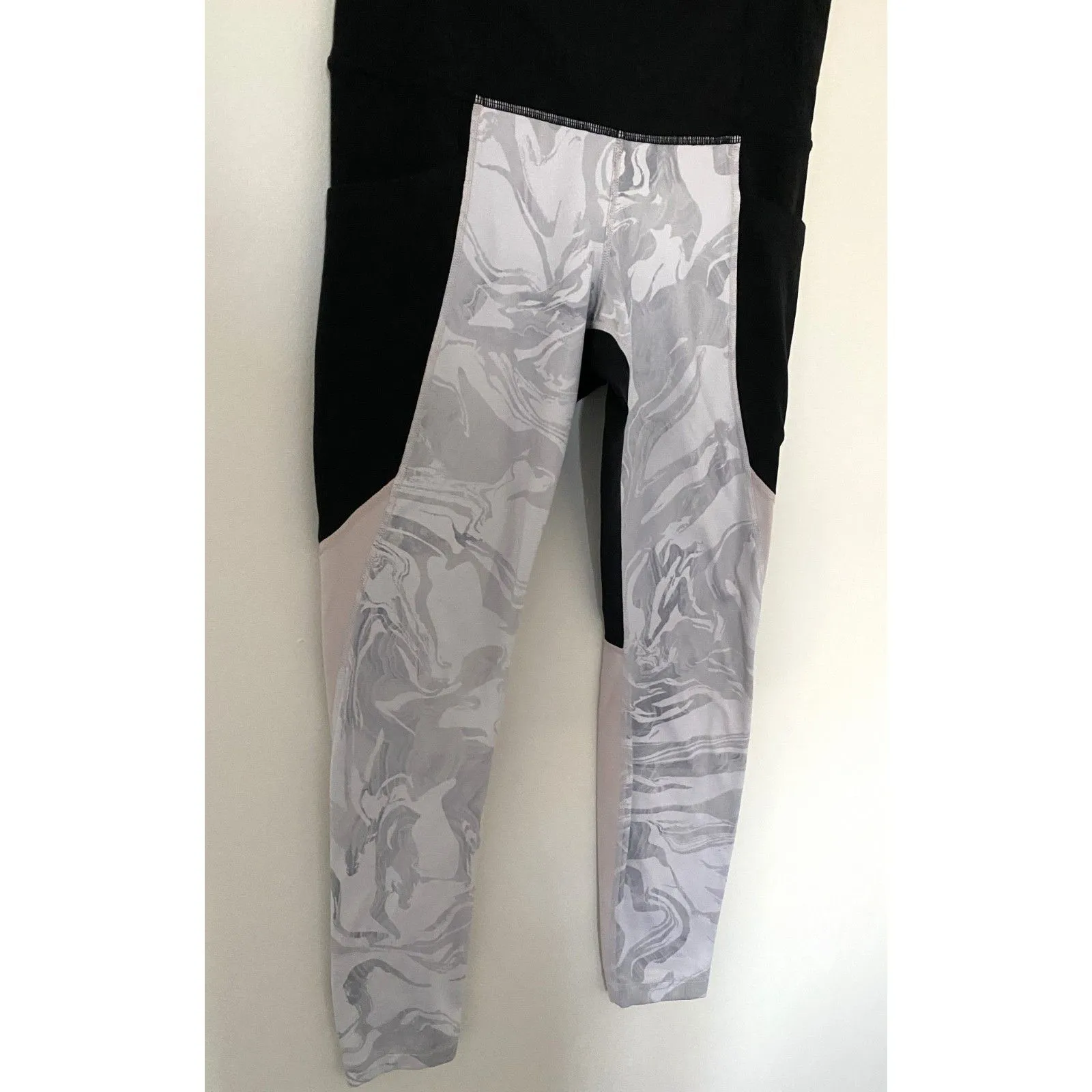Athleta Salutation Marble Leggings Pockets Colorblock High Waist Stretchy Sz XSP - Image 5