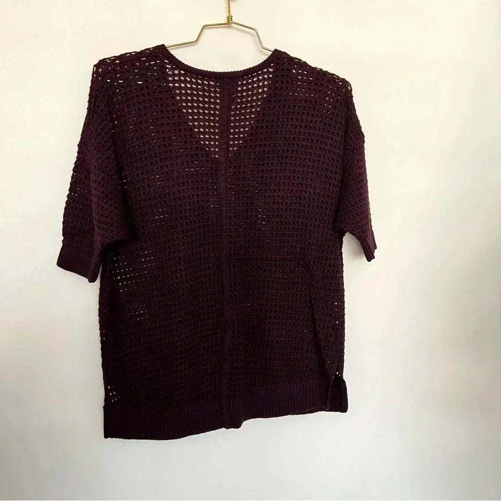 Ann Taylor Fisher Net Cotton Blend Top Size Small Burgundy Plum Short Sleeve - Image 2