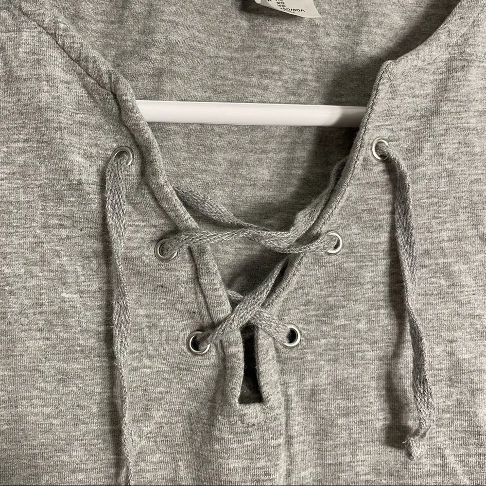 Divided crop top vneck tie women’s summer top casual comfortable sleeveless - Image 2