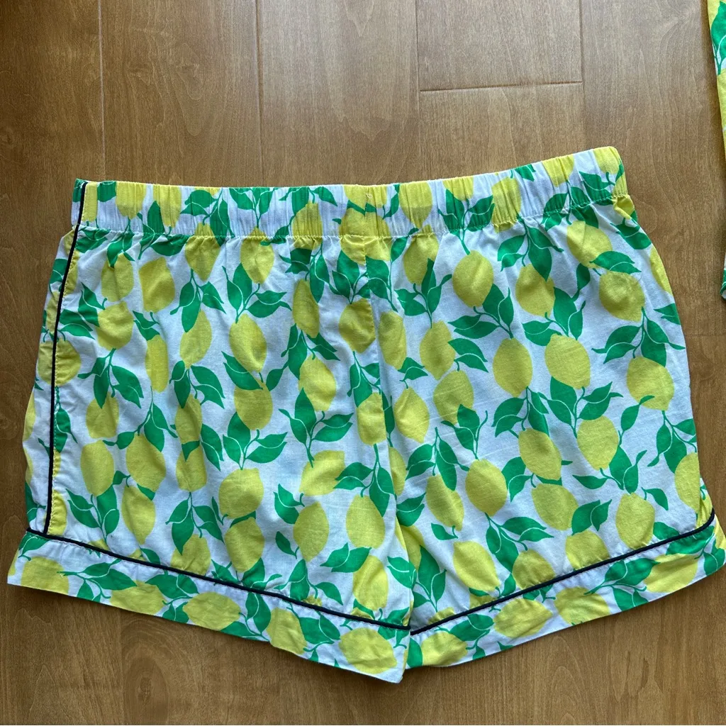 Liz Claiborne Sleepwear Lemon Print Pajama Set, Shirt and Short Set, Size Medium - Image 10