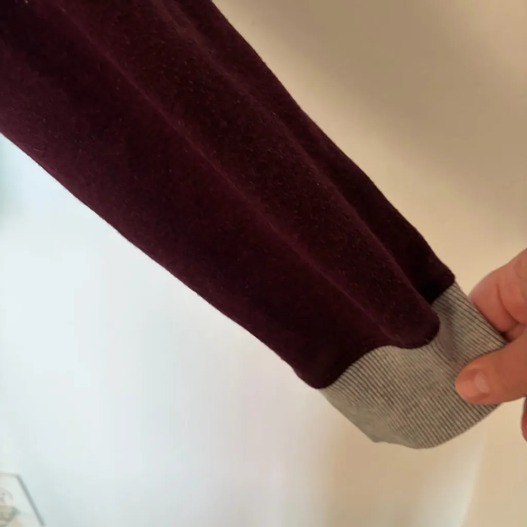 Ugg Elisha Crew Neck Gray Burgundy Raglan Sleeve Sweatshirt Size L - Image 6