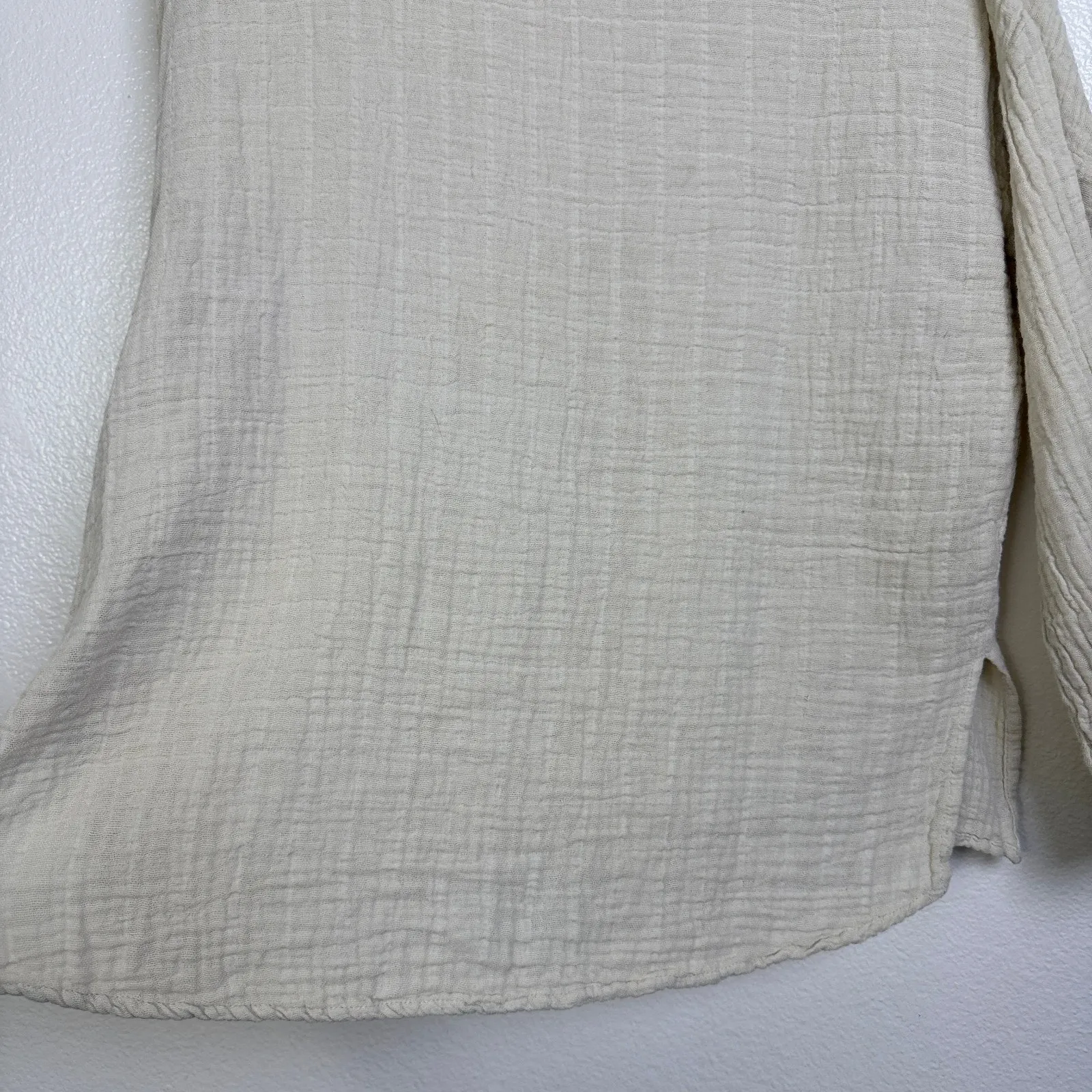 It Is Well LA Top Womens Small Cream Gauze Crinkle Long Sleeve Shirt Slit NWT - Image 8