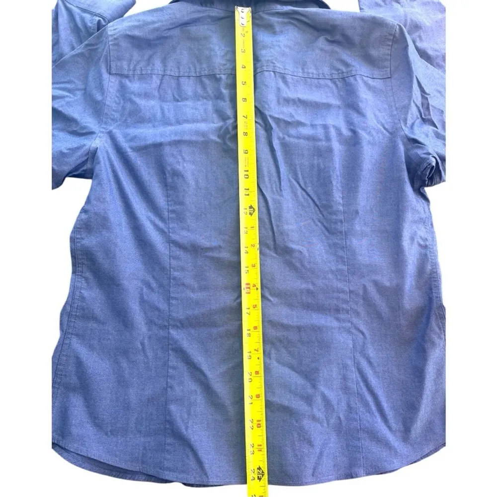 Ellen Tracy Women’s Blue Button Up Shirt Long Sleeve No Iron Top Size Medium - Image 3