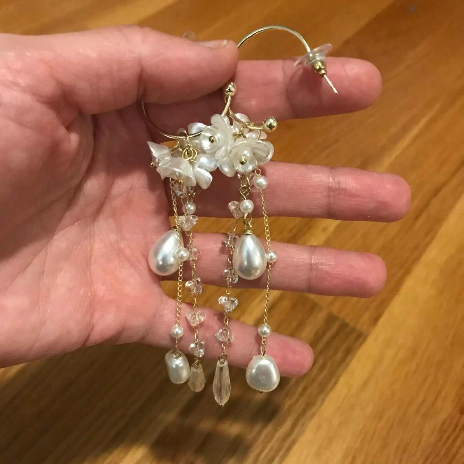 Victorian Lolita EGL Fairycore White Lily, Pearl & Rhinestones Hanging Earrings Gold - Image 3