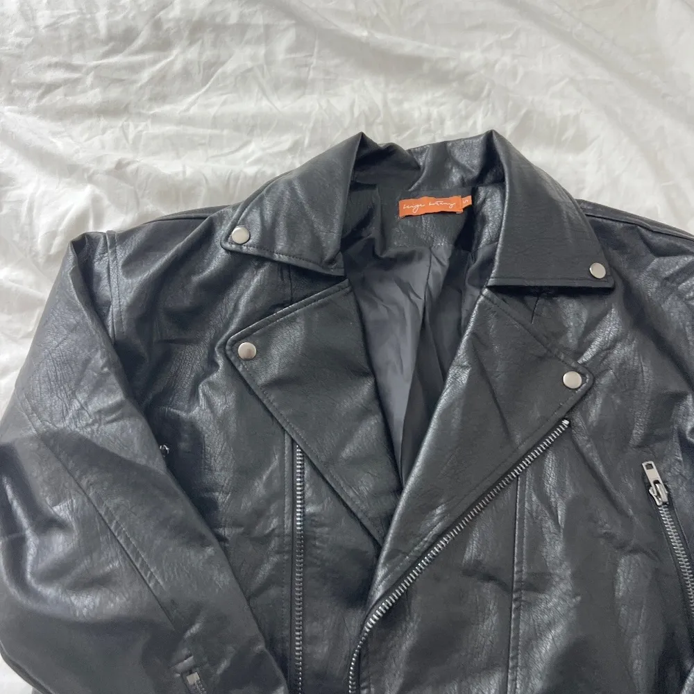 Grey bandit leather jacket  Size small Condition: NWOT  Color: black  Details : - Image 3