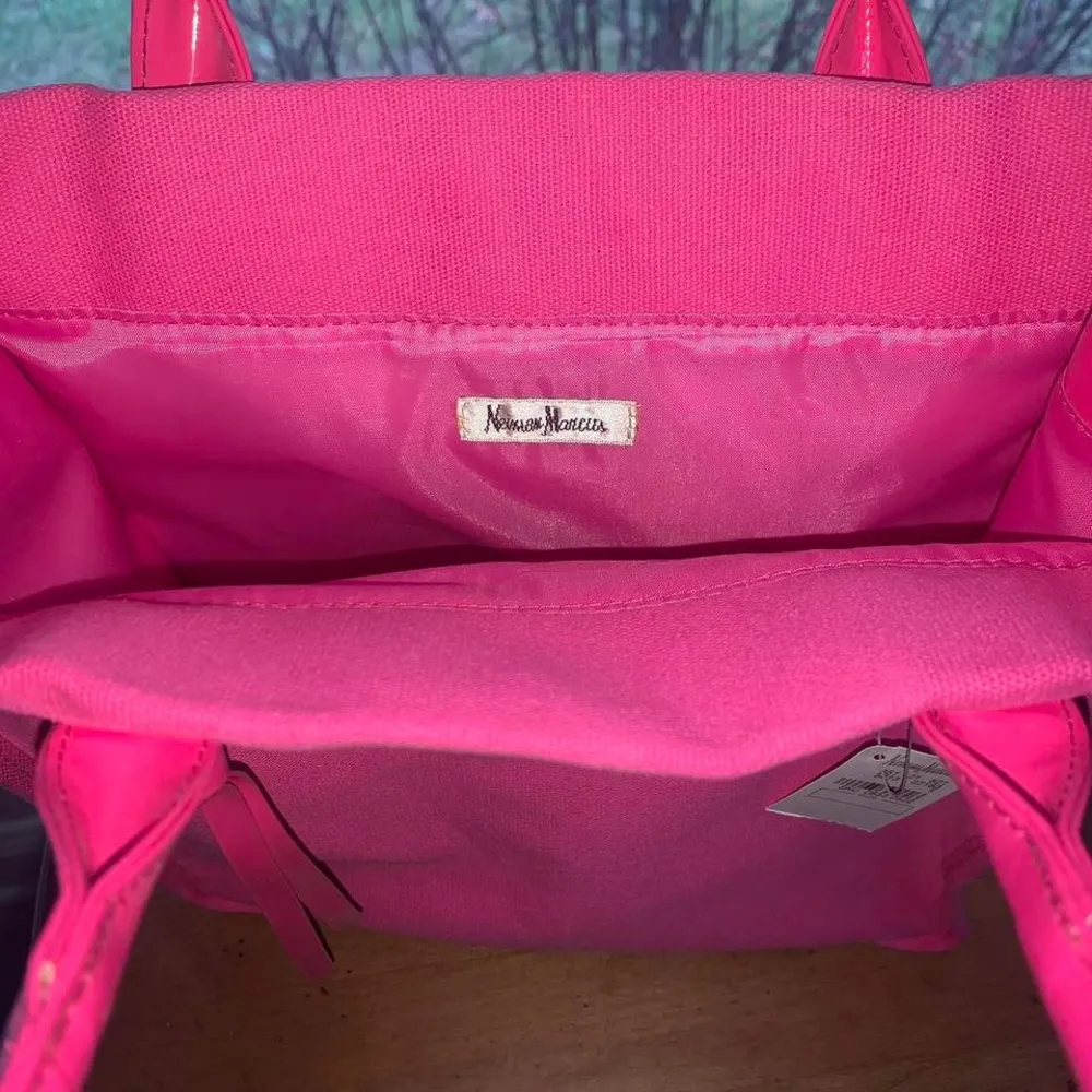 Glossy Hot Pink Vinyl and Canvas Small Tote Handbag Brand NWT - Image 7