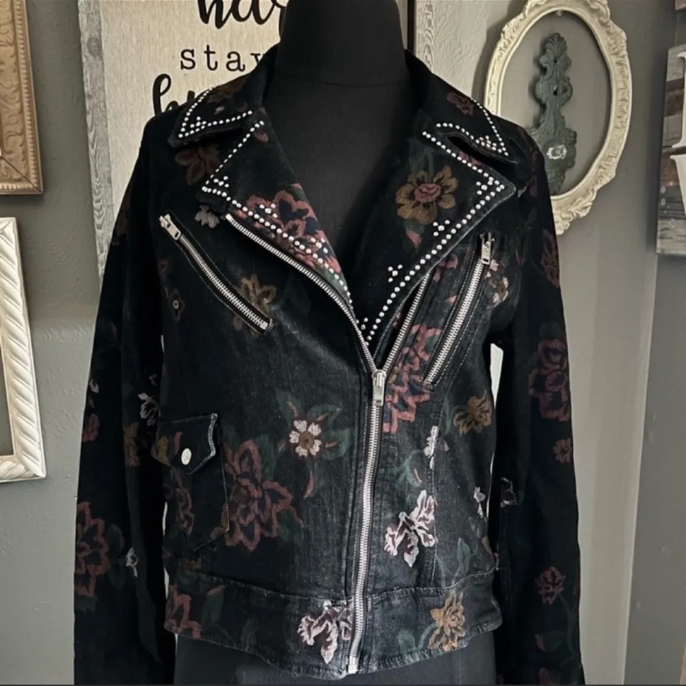 7 For All Mankind Vintage Black Floral Studded Moto Jacket - Image 4