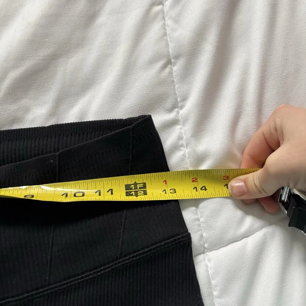 Aerie Womens Size Medium High Waisted Seamless Black Shorts Gym Nylon Spandex - Image 3