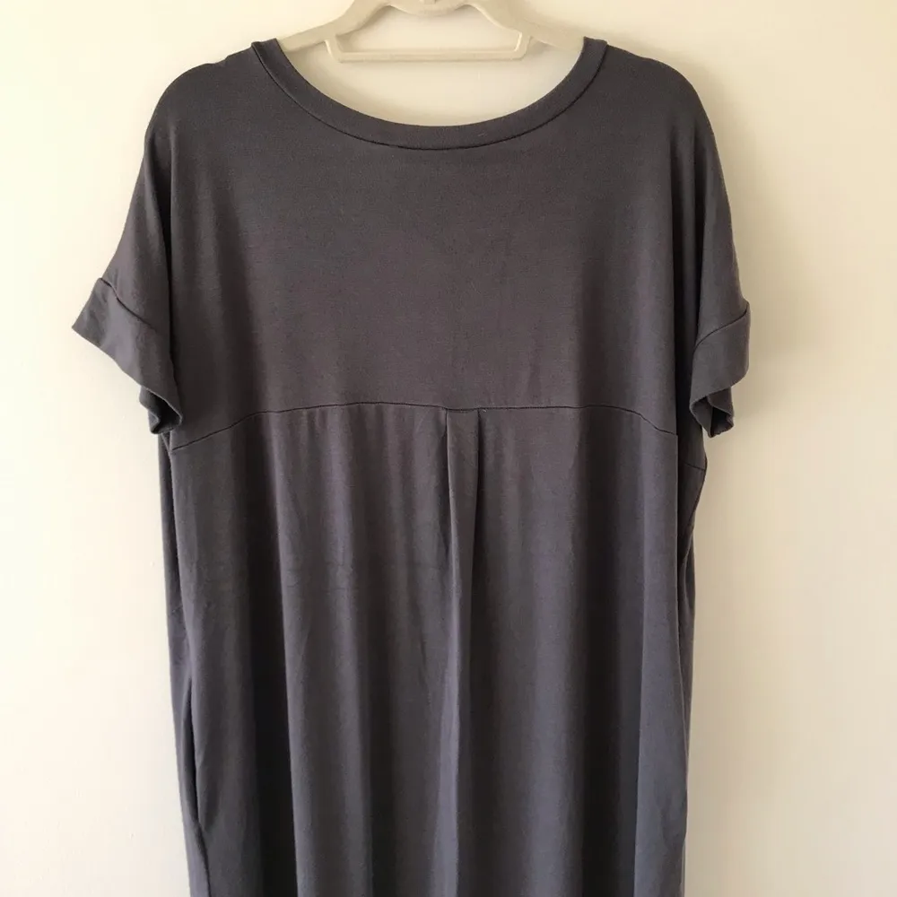 Three Birds Nest The Perfect Pocket Tee Maxi Dress in Charcoal NWOT Gray Size L - Image 4