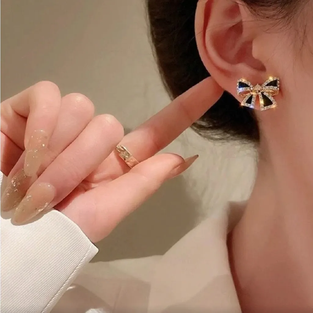 Black and Gold Bow Earrings - Image 3