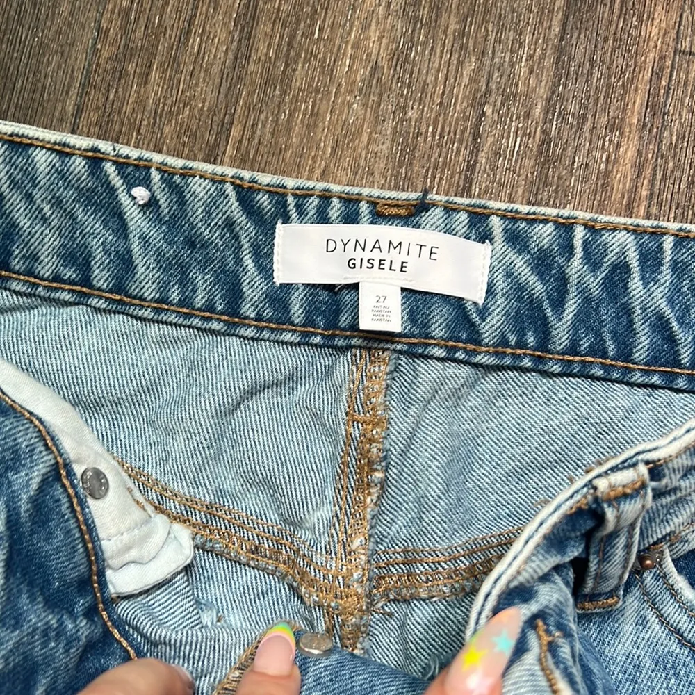 Dynamite  Gisele Jean - Image 4