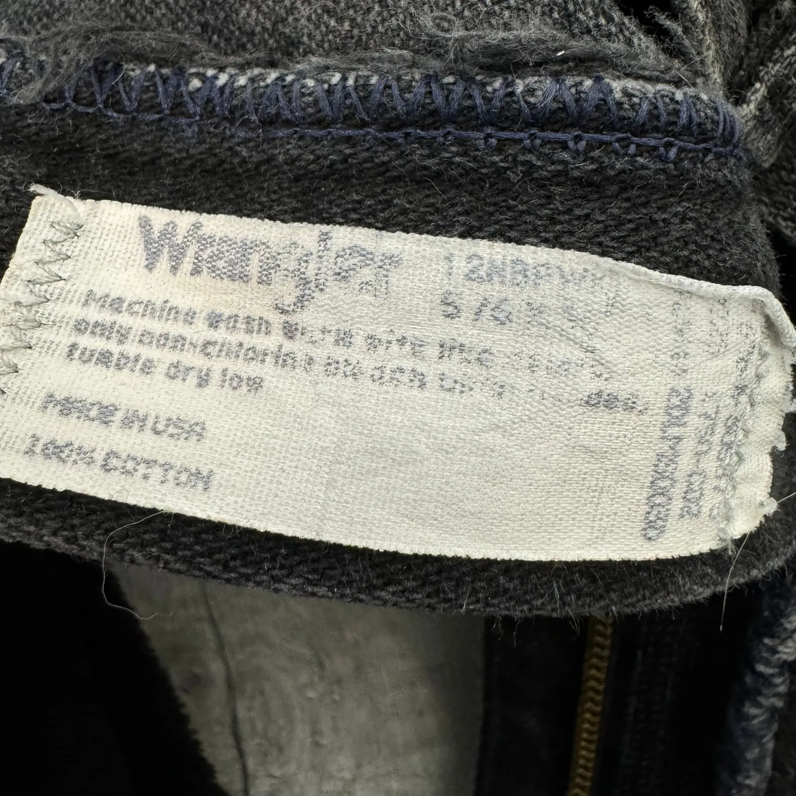 26"X35" Vintage Wrangler Black Back Pocketless Jeans High Waist Western Tall - Image 4