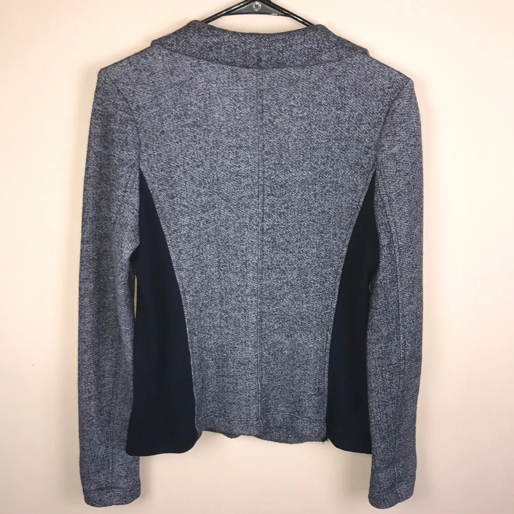 Three Dots Women’s Soft Colorblock Heather Gray and Black One-Button Blazer - Image 6